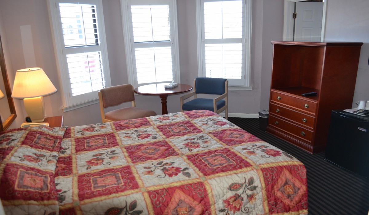 Queen Standard Bedroom