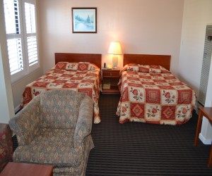 Alpha Inn & Suites San Francisco - 2 Queen Bedroom with Living Space